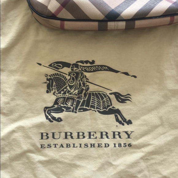 Authentic Burberry Nova Check Hobo Bag - Picture 2 of 8